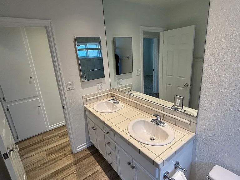 412 1/2 Dahlia Ave — Photo 13