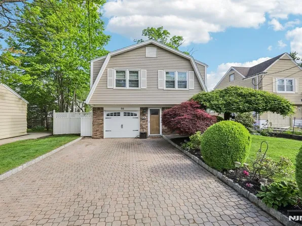 98 Druid Ave, Dumont, NJ 07628