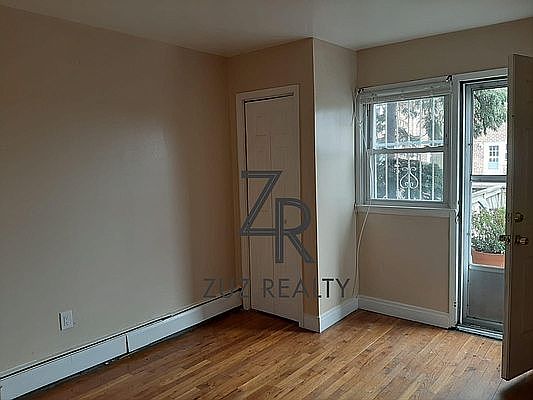 4th image of 2077 E 57th St #C