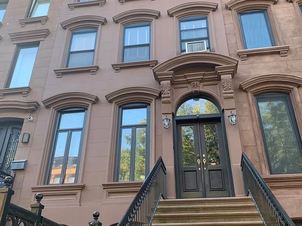 1st image of 16 E 129th St
