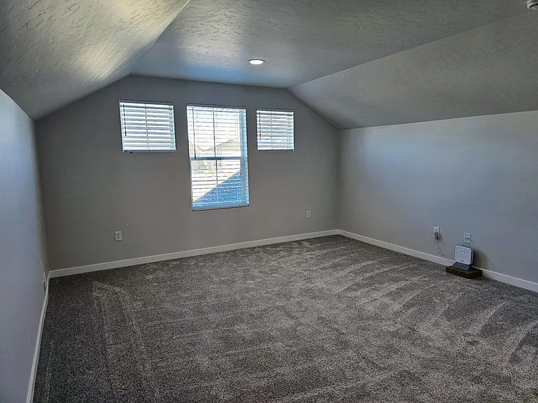 515 Hamlow Ave — Photo 12