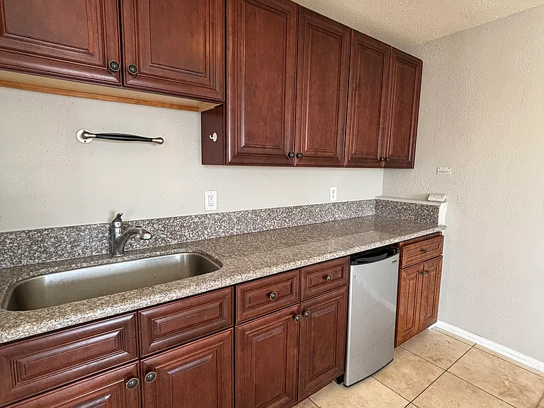 2932 Preece St #B — Photo 6
