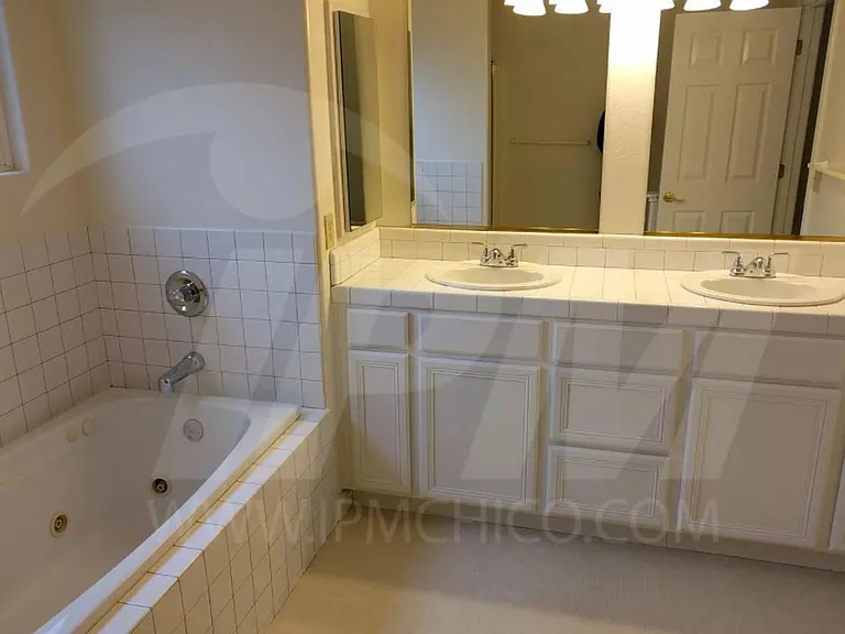 143 W 3rd Ave — Photo 11