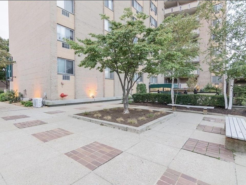 1st image of 1025 Hancock St APT 10F
