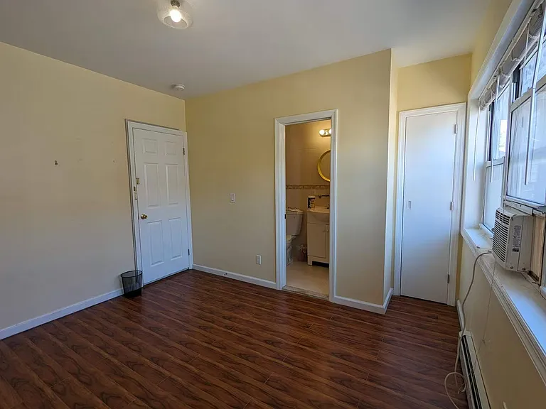 51.5 Cottage St #2B — Photo 2