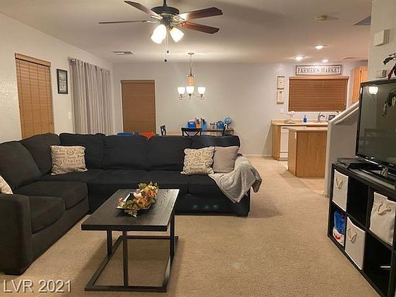3rd image of 1211 Black Cherry St