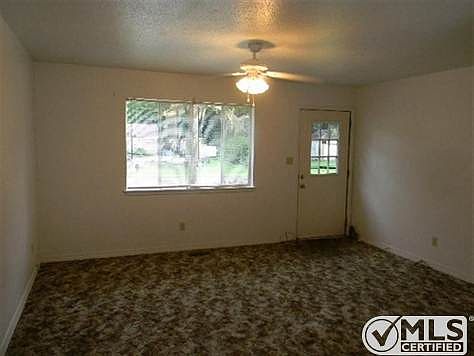 2nd image of 4015 Wood Dr