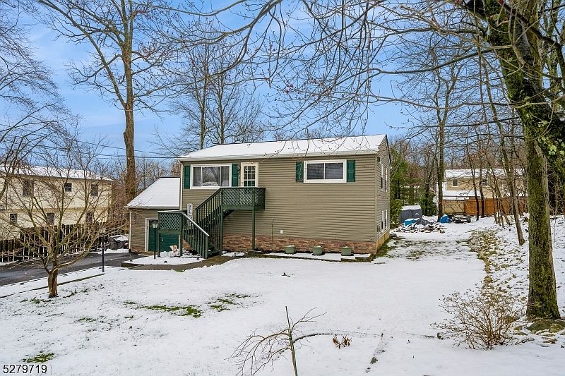 1st image of 5 Joan Ln