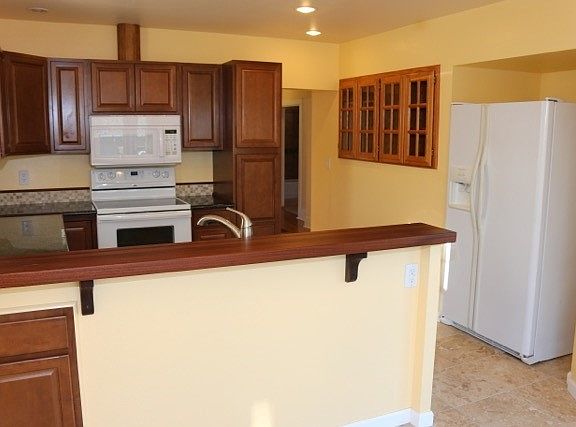4th image of 2105/2109 W Fairview Ave