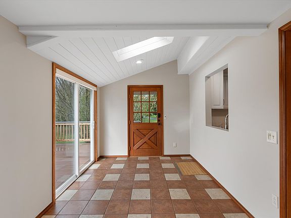 4th image of 11814 188th St SE