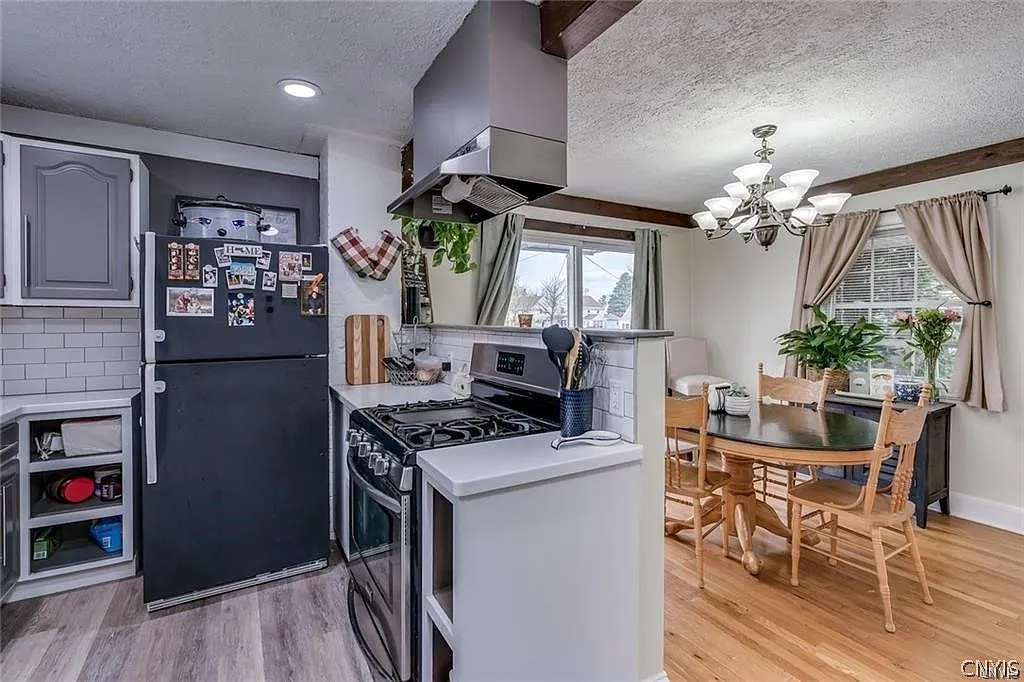 3 bed, 1.5 bath, 1539 sqft, $1,750 — Photo 4