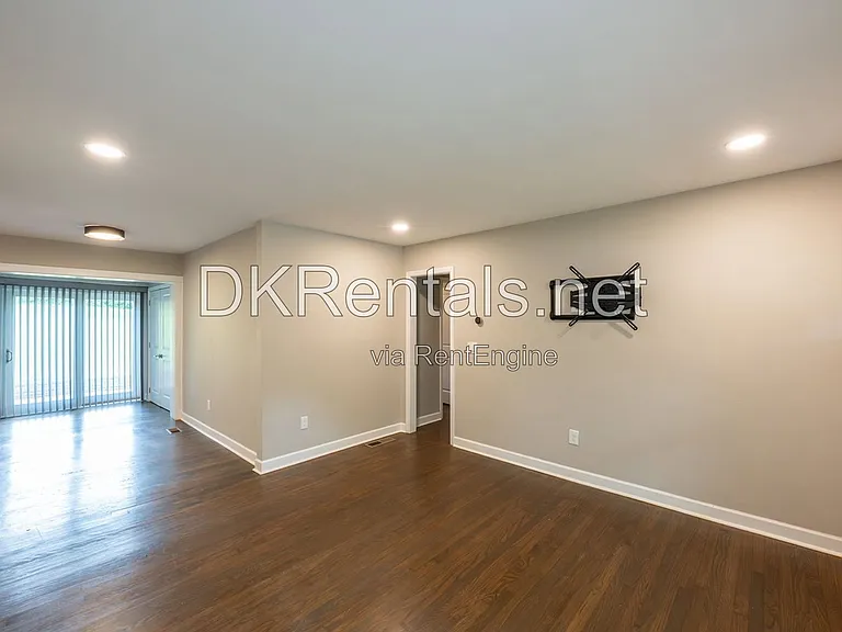 2131 Bixler Cir — Photo 7