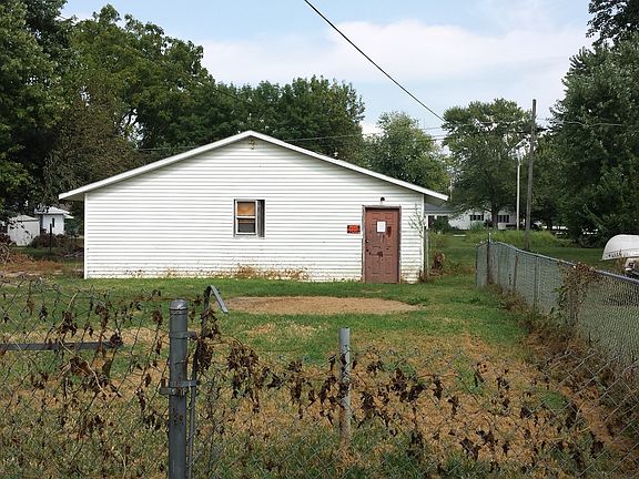 4th image of 208 N Sherman St