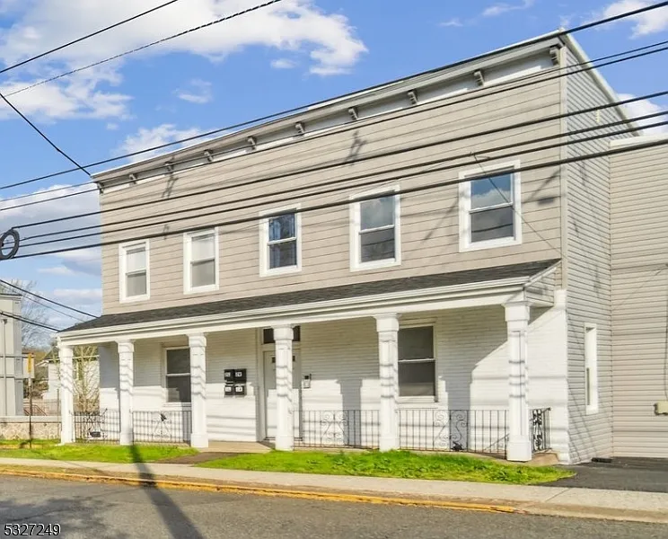 143 Valley Rd — Photo 2