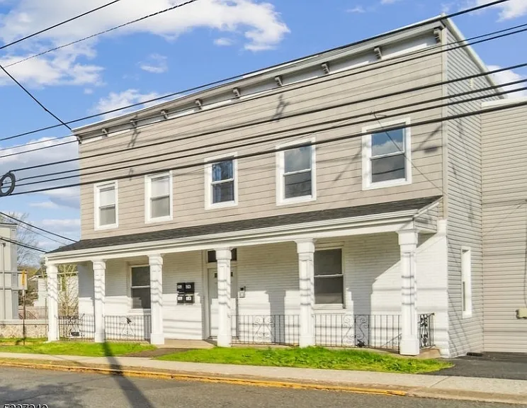 143 Valley Rd #1R — Photo 2