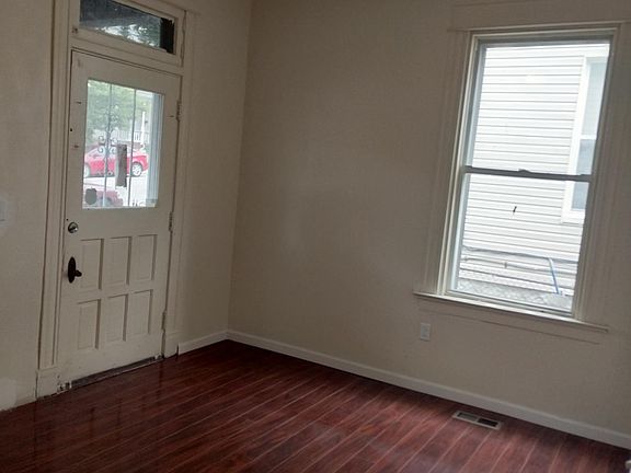3rd image of 325 Warner St #1
