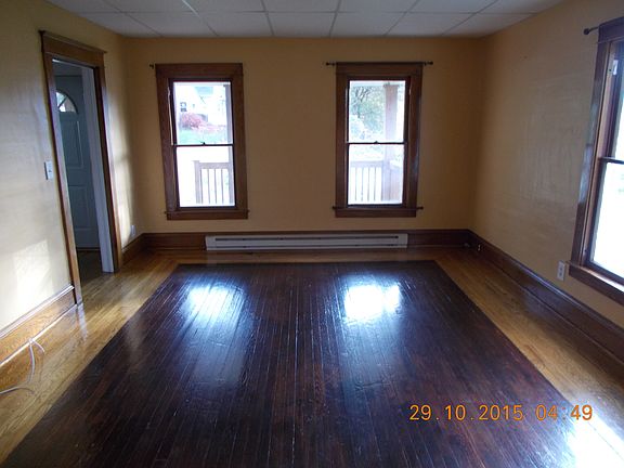 3rd image of 31 Everett Ave