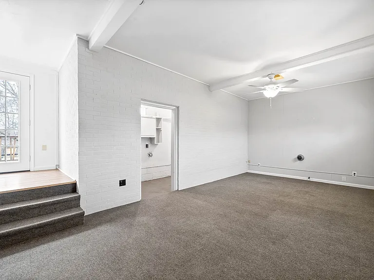 1319 Fort Campbell Blvd — Photo 10