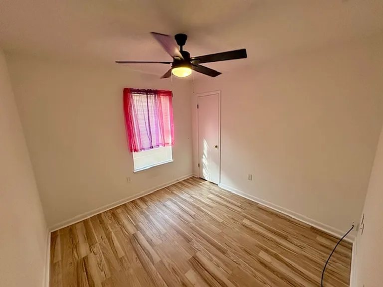 511 Maple Ave — Photo 13