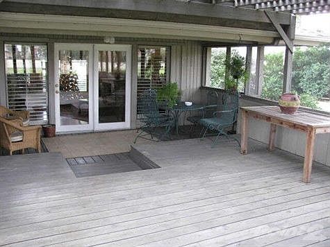 4th image of 1314 Clubhouse Dr