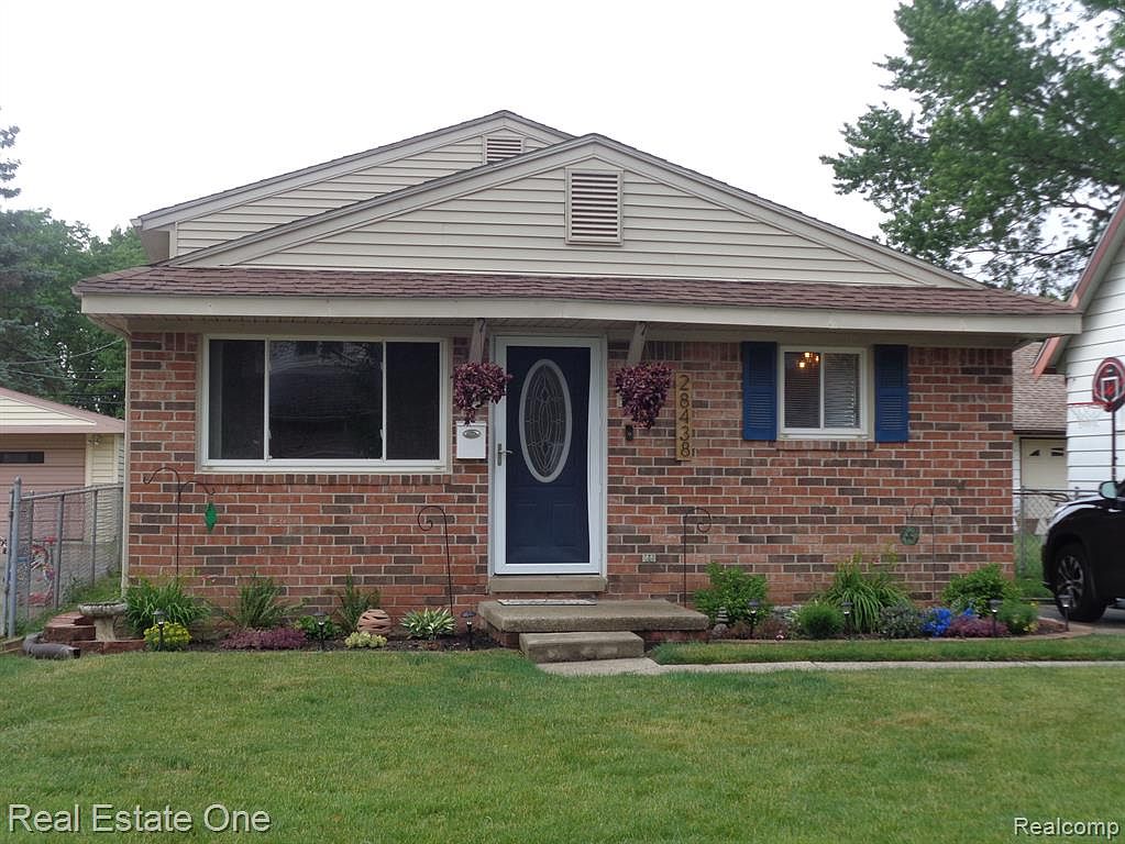 28438 Block St, Garden City, MI 48135 Zillow
