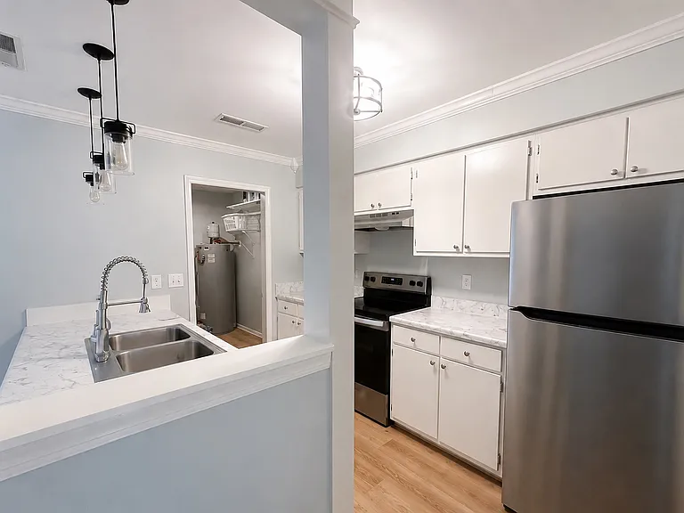 1683 Hunters Run Dr #1683 — Photo 3