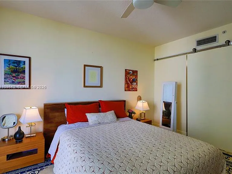 1750 N Bayshore Dr #1711 — Photo 12