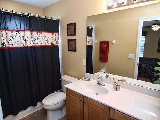 TV6P115MB-Bathroom-Ensuite