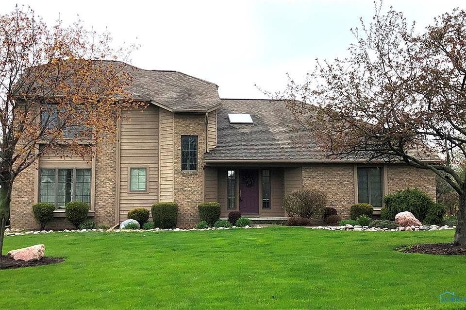1st image of 742 Fairway Ln