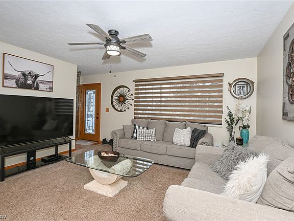 4th image of 1595 McKinley Ave