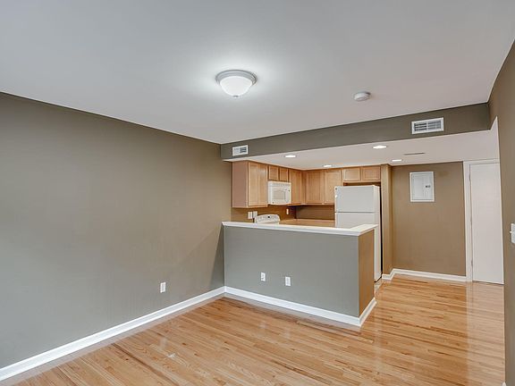 3rd image of 5953 Columbia Ave APT G