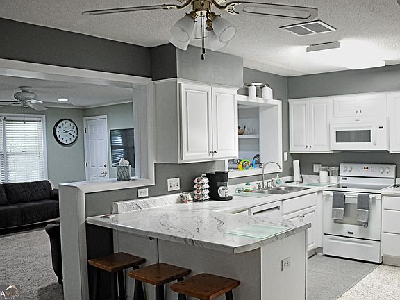3rd image of 3 Forrest Ave #B