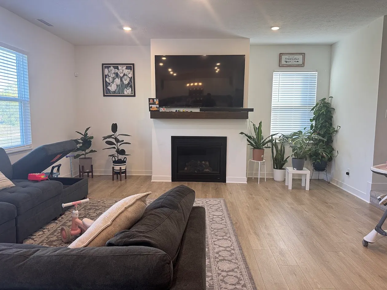 5 bed, 3.5 bath, 3064 sqft, $3,195 — Photo 3