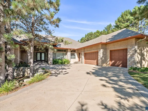 3209 S Nic Ann Ct, Sioux Falls, SD 57103