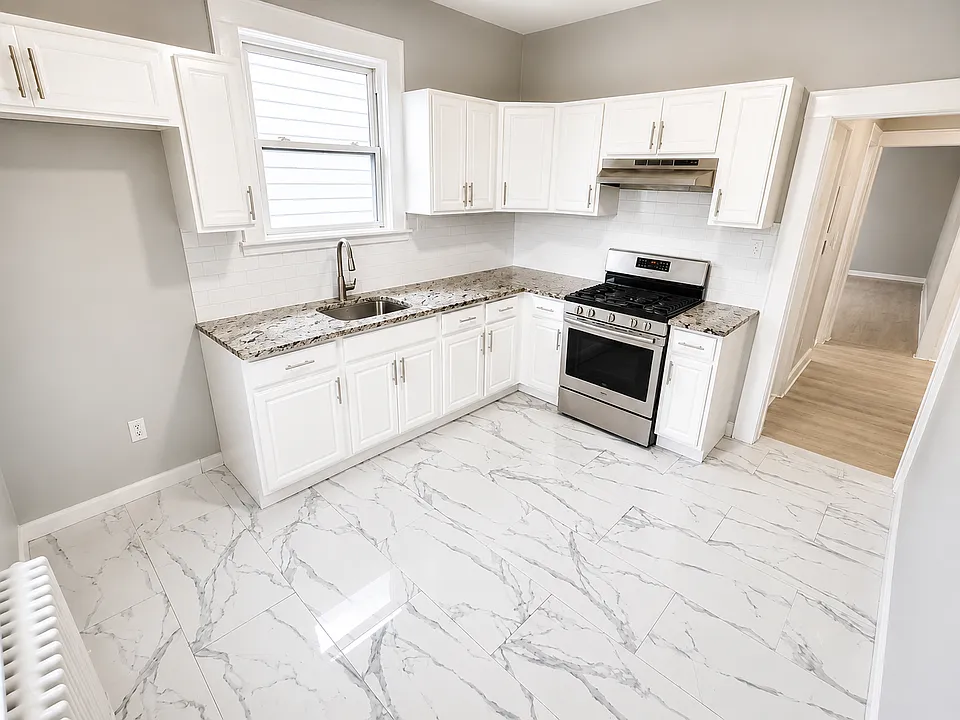 47 Eckert Ave #2
