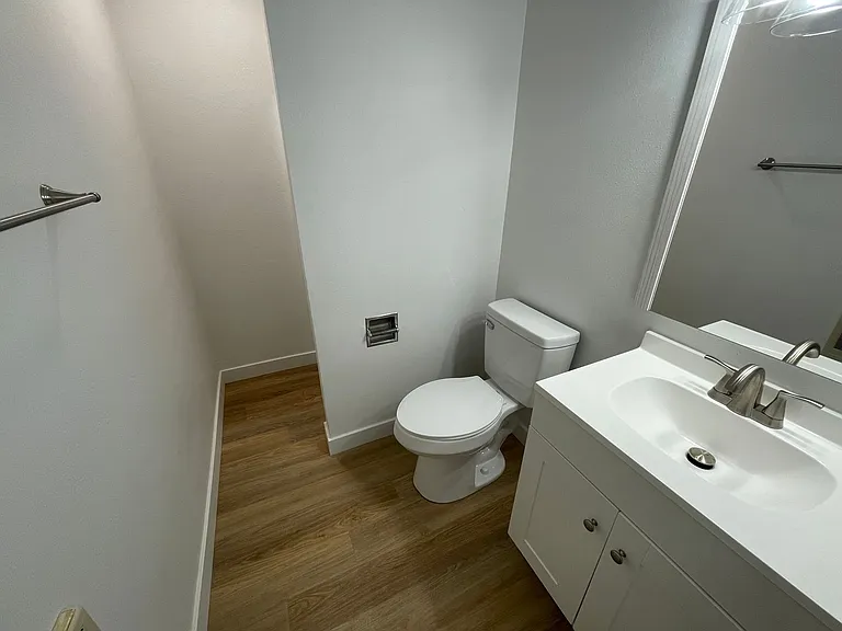Lincoln Manor Apartments — Photo 7