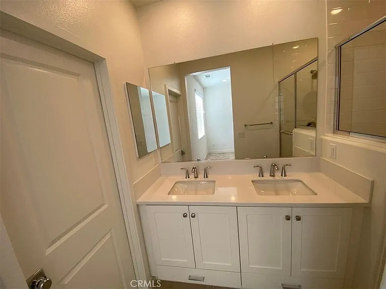 513 Tamarind Way — Photo 9