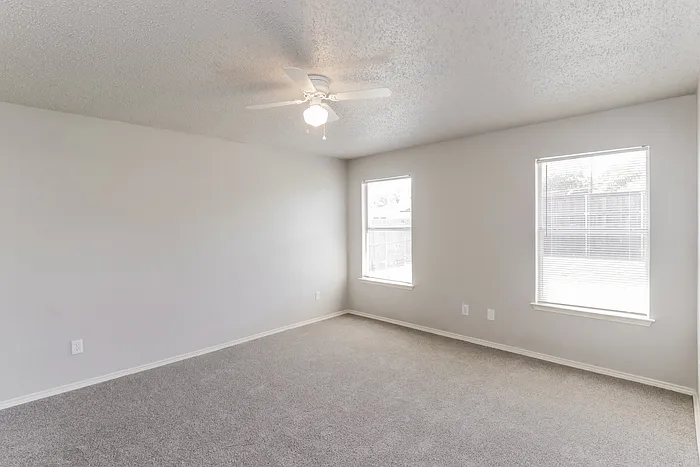 2111 Dandelion Dr — Photo 10