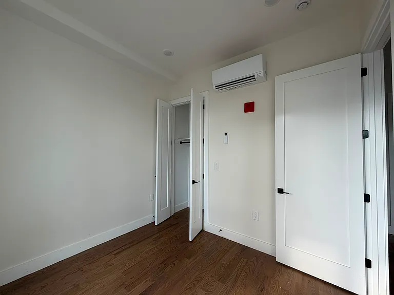 40 Lembeck Ave #21E — Photo 8