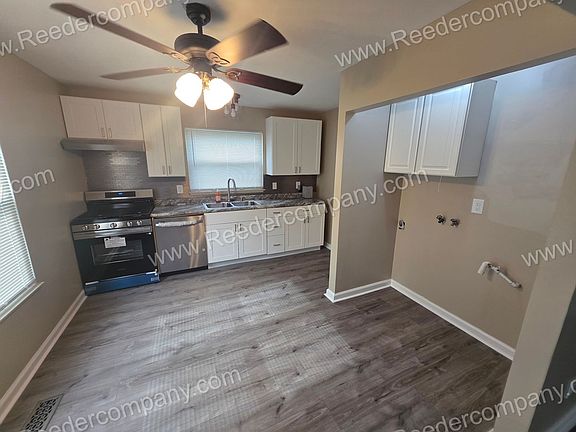 5th image of 1015 W 60th Pl