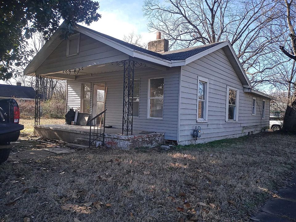 1st image of 1727 Farrington St