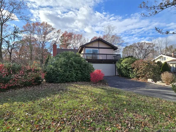 48 Glenmere Lane, Coram, NY 11727
