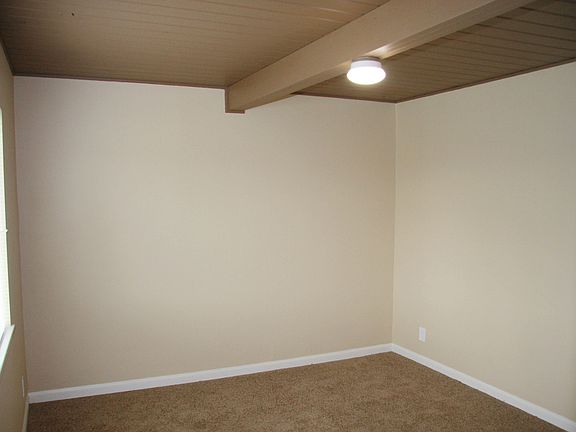 5th image of 129 Christine Dr