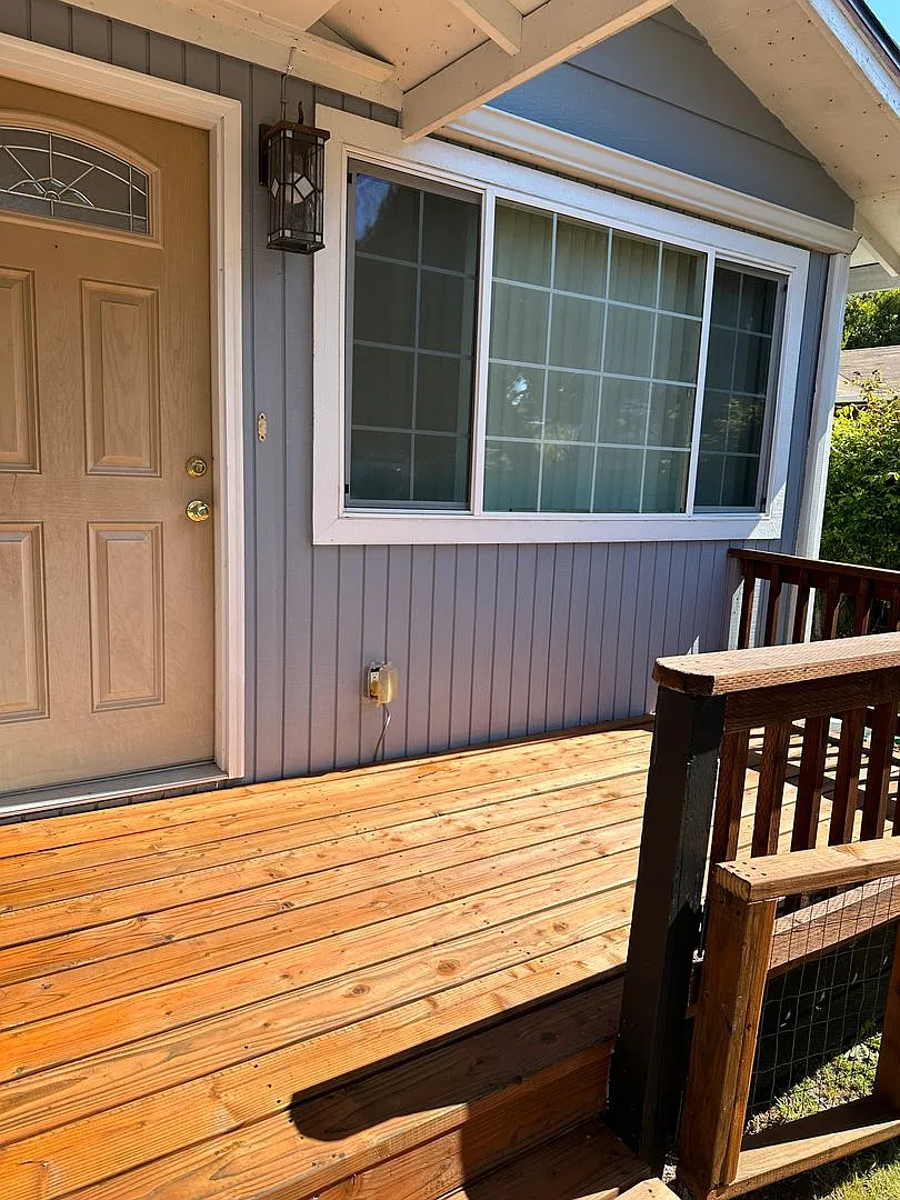 Coos Bay 3 bedroom home — Photo 2