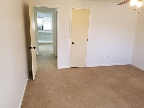4th image of 98 Glen Eagle Dr