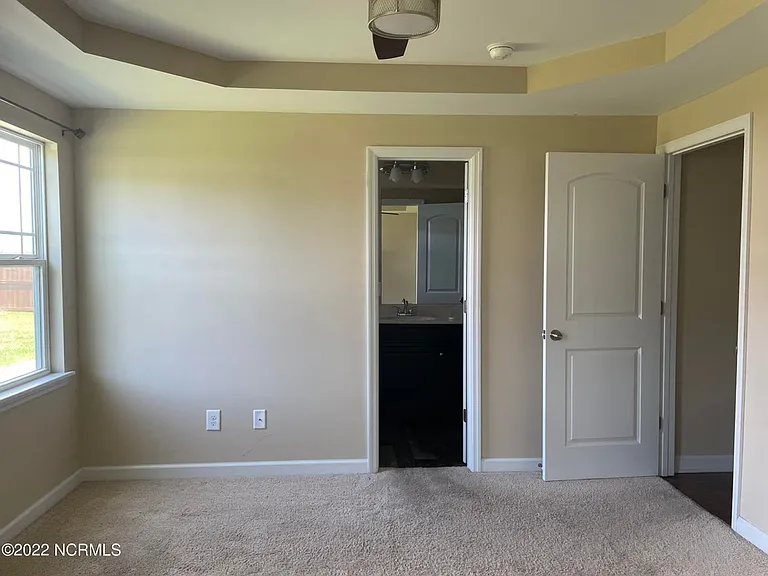 233 Breakwater Dr — Photo 7