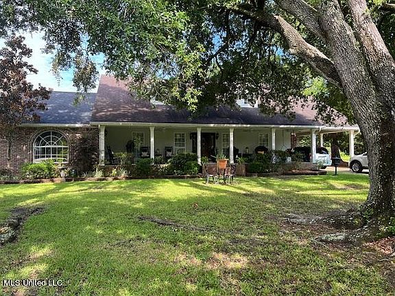 3rd image of 903 Belair St