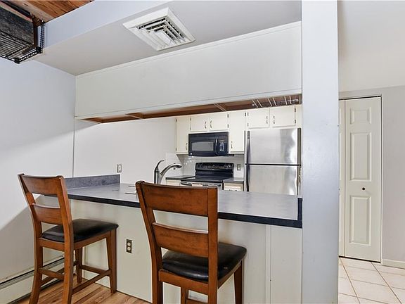 4th image of 25 Higgins St APT 104