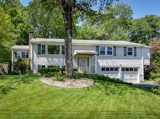 11 Woodmere Rd, Framingham, MA 01701
