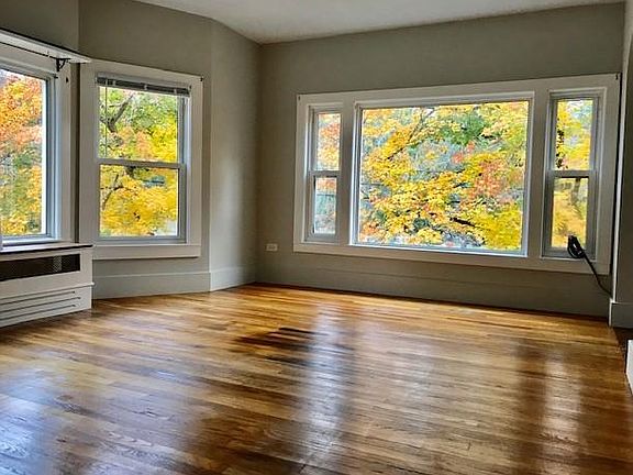 Bring and sunny livingroom